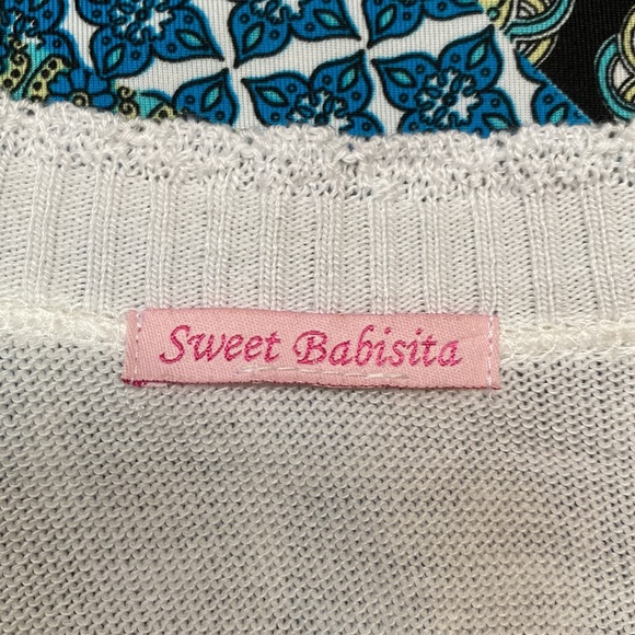 Sold as a set. Womens tops. Not sure of the sizes, but can get any measurements. - Picture 10 of 15